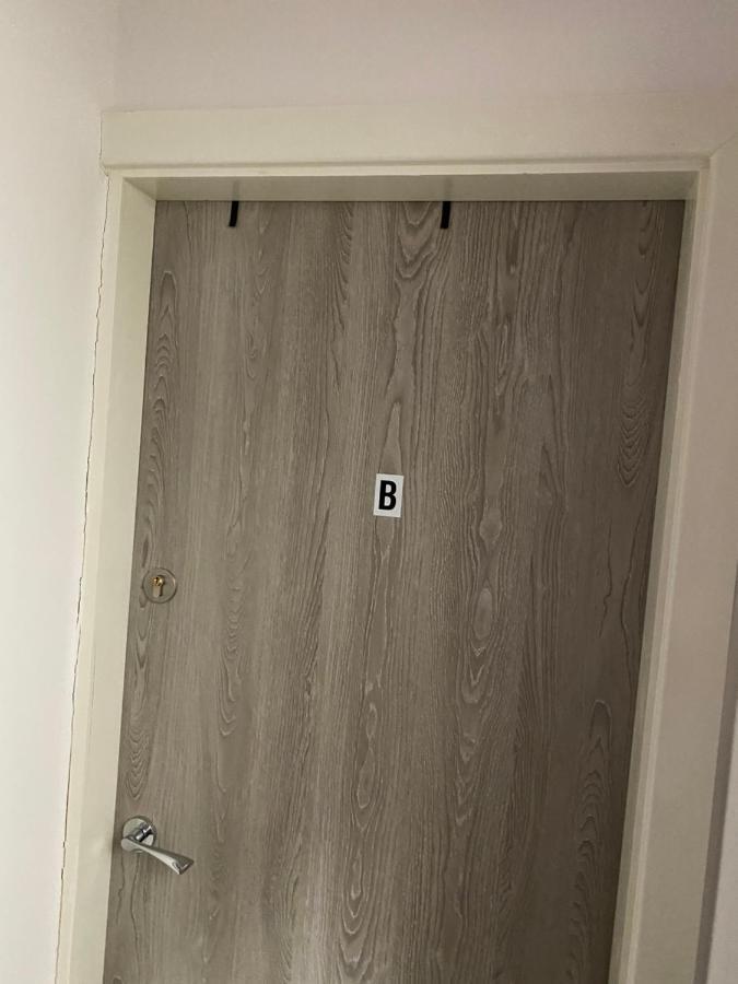 2B SPV Double En-suite Room Wakefield Extérieur photo
